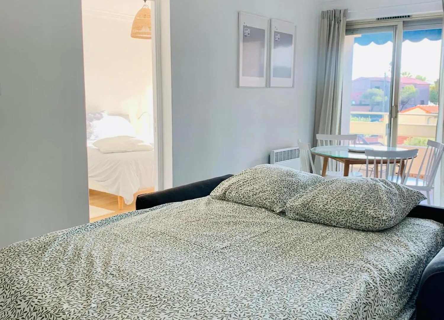Cozy Beachside Apartment In Cros De Cagnes - Luna 0*, Cagnes-sur-Mer